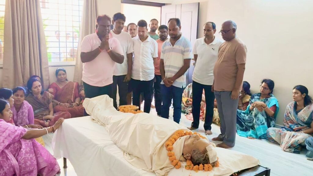 Sukhram Oraon at funeral